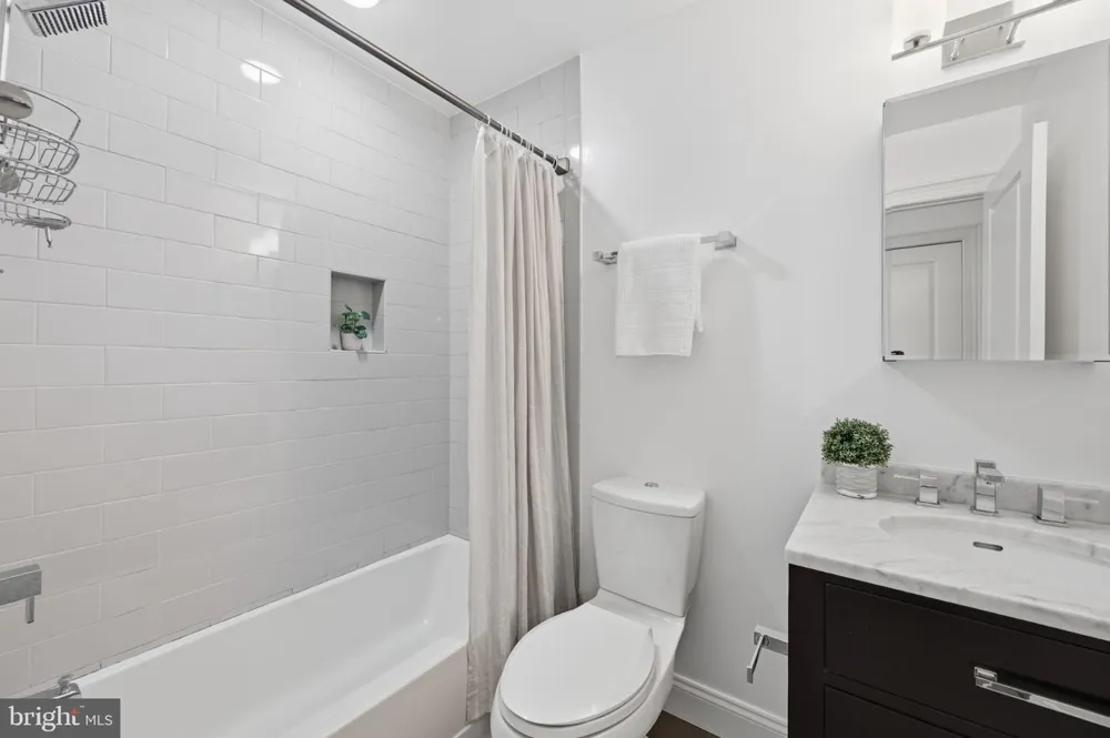 1696 LANIER PLACE NW #3 Washington, DC 20009