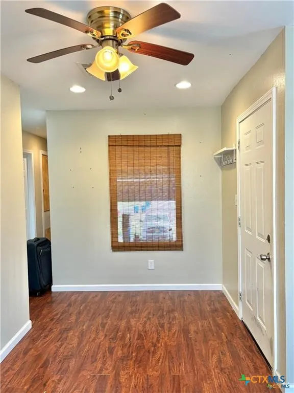 512 W Adams Street Port O'Connor, TX 77982