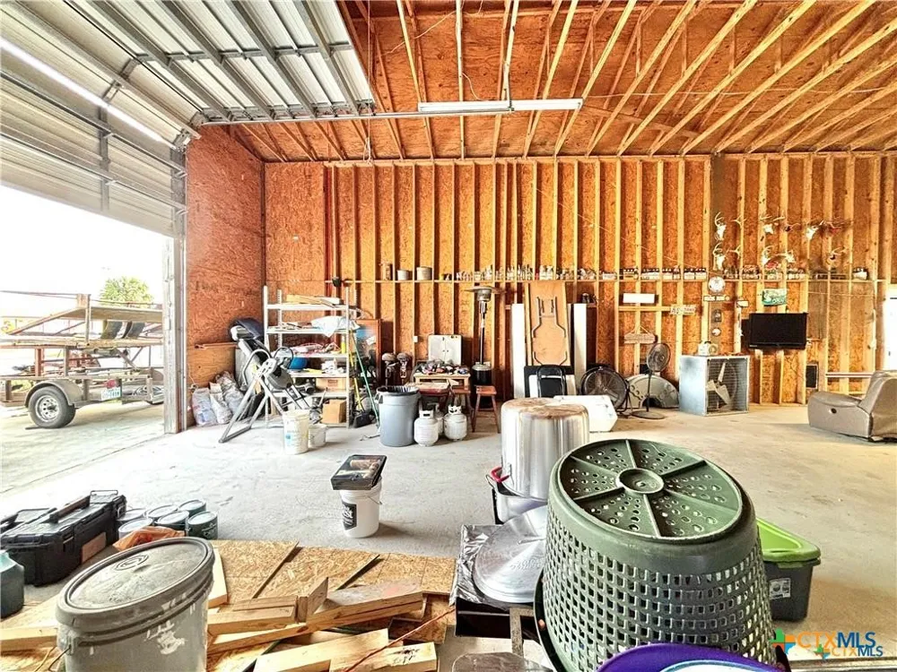 512 W Adams Street Port O'Connor, TX 77982