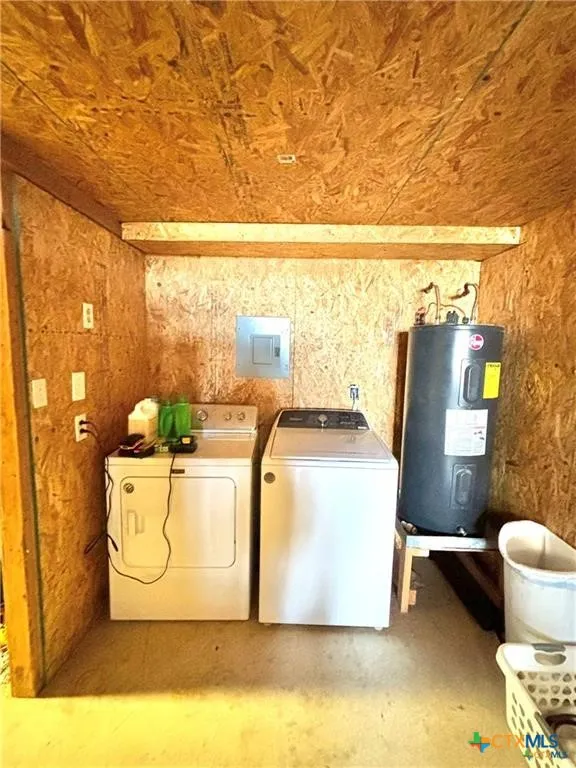 512 W Adams Street Port O'Connor, TX 77982