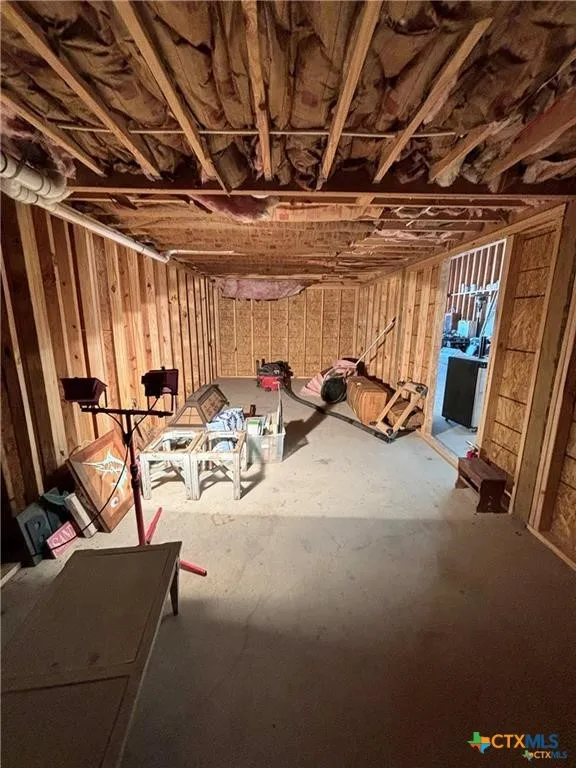 512 W Adams Street Port O'Connor, TX 77982