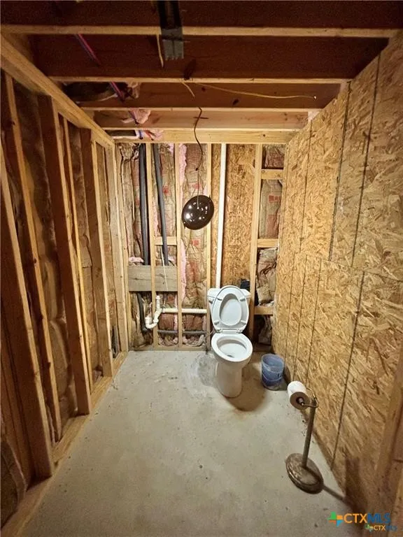 512 W Adams Street Port O'Connor, TX 77982