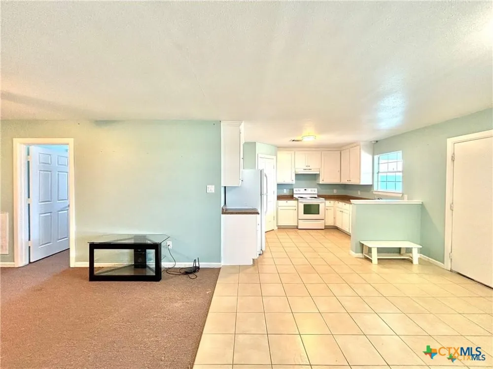 512 W Adams Street Port O'Connor, TX 77982