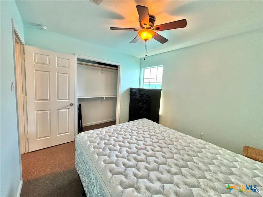 512 W Adams Street Port O'Connor, TX 77982