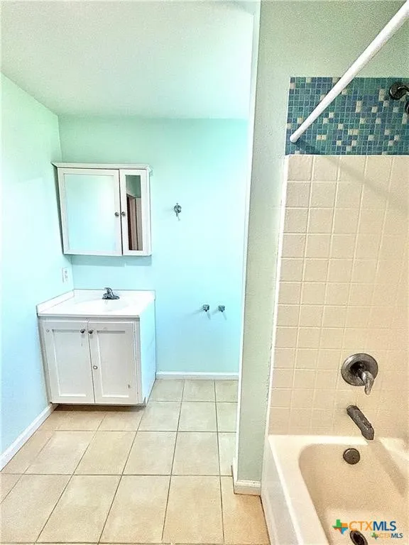 512 W Adams Street Port O'Connor, TX 77982