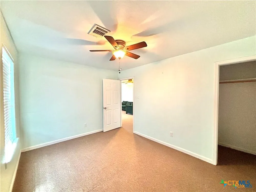 512 W Adams Street Port O'Connor, TX 77982