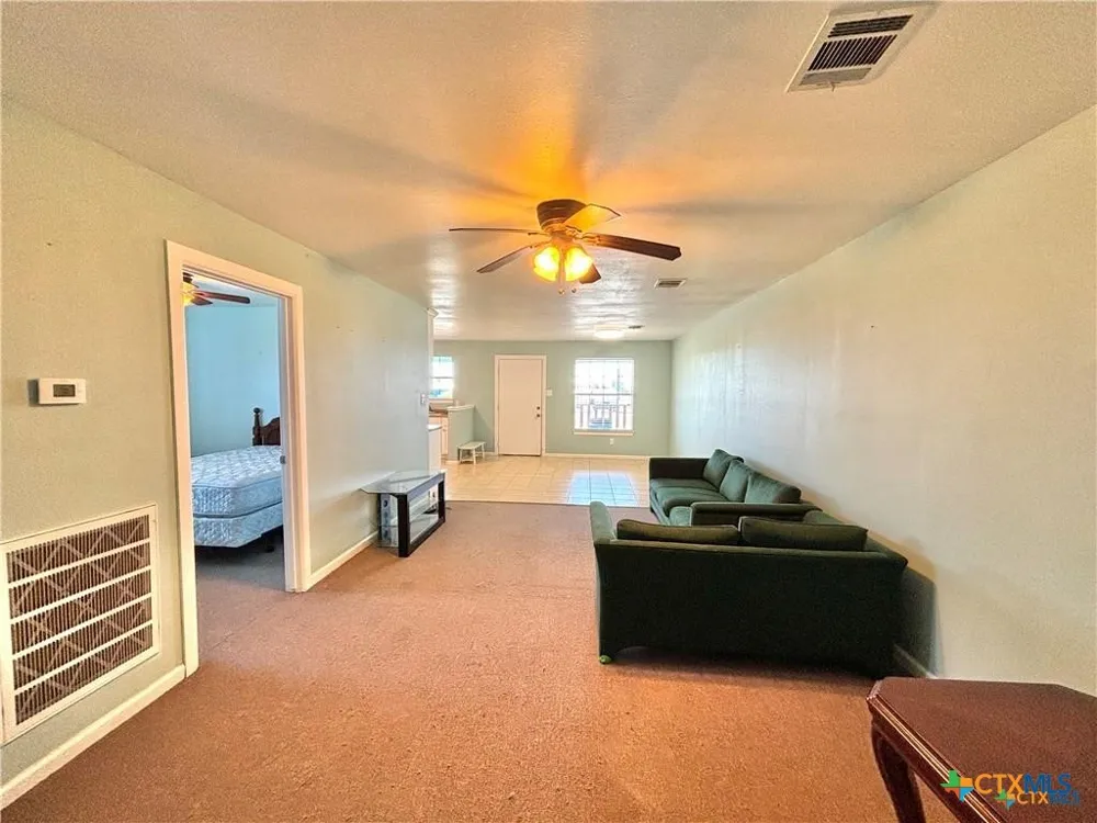 512 W Adams Street Port O'Connor, TX 77982