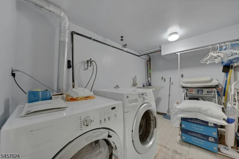 65 Fairmount Ave Clifton City, NJ 07011