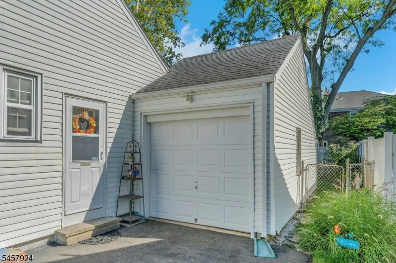 65 Fairmount Ave Clifton City, NJ 07011