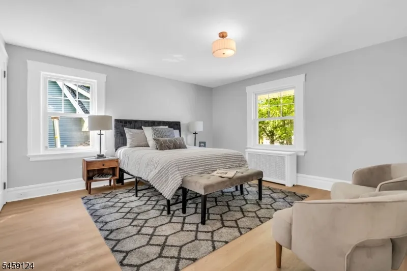 25 Laurel Ave East Orange City, NJ 07017