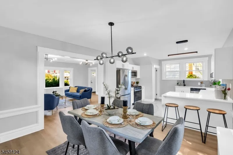 25 Laurel Ave East Orange City, NJ 07017