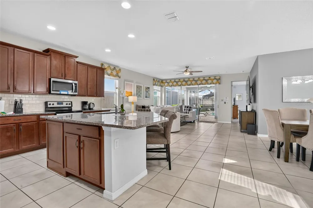 9007 PELICAN COVE TRACE Kissimmee, FL 34747