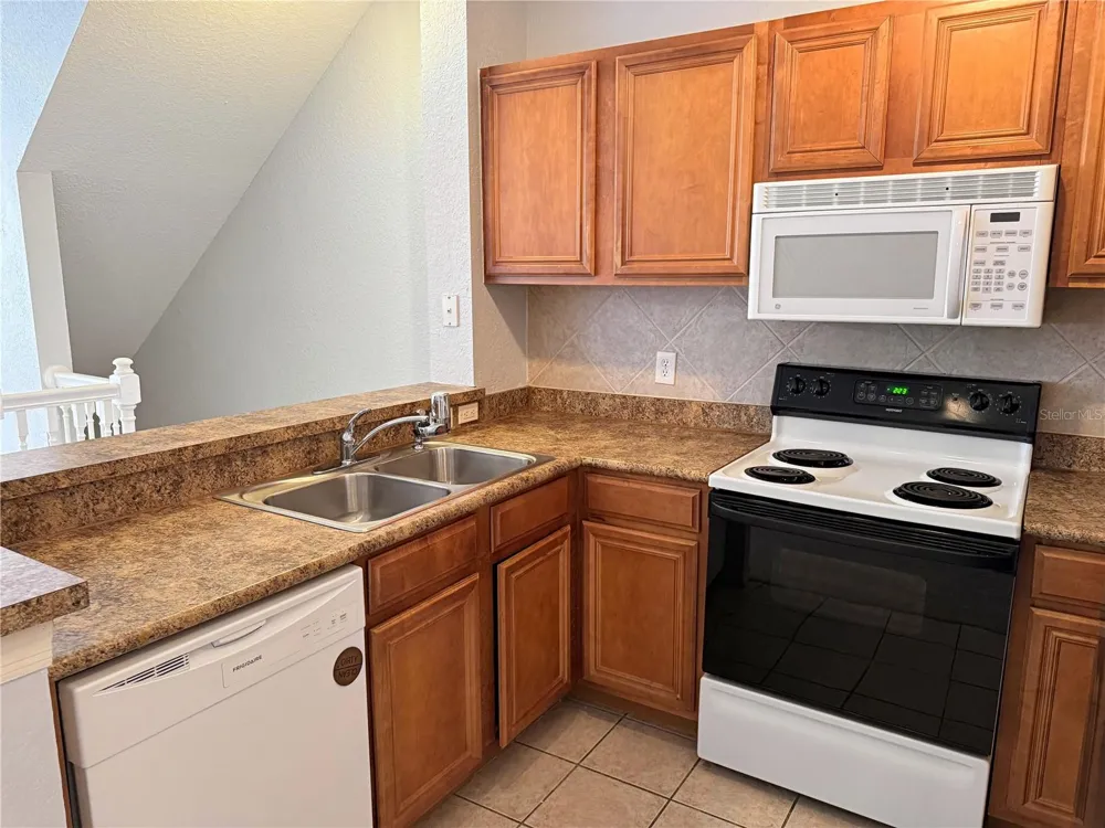 6131 METROWEST BOULEVARD #116 Orlando, FL 32835