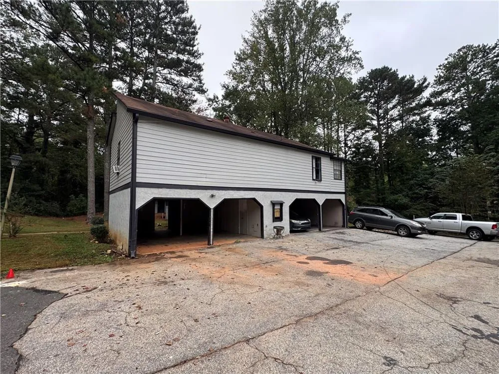 1413 STONE MILL Trace Stone Mountain, GA 30083