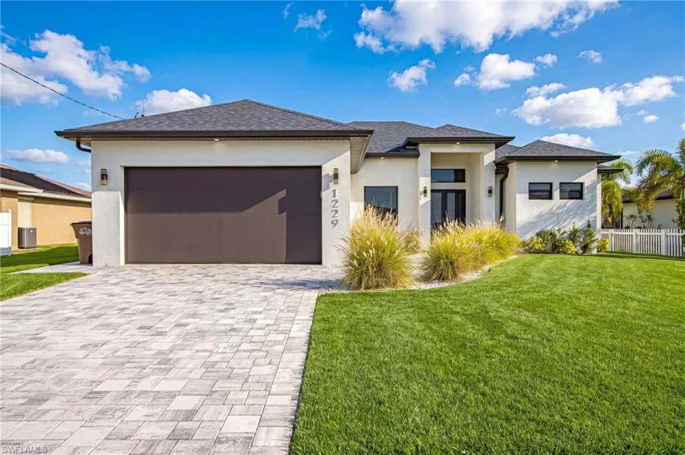1640 NW 38th Avenue Cape Coral, FL 33993