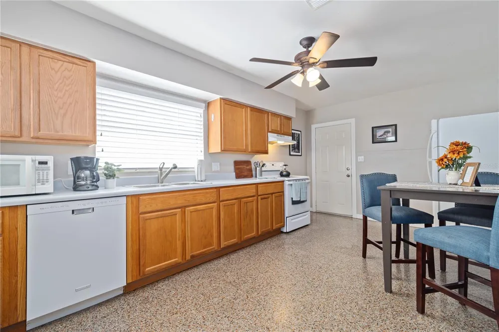 4122 W GRAY STREET Tampa, FL 33609