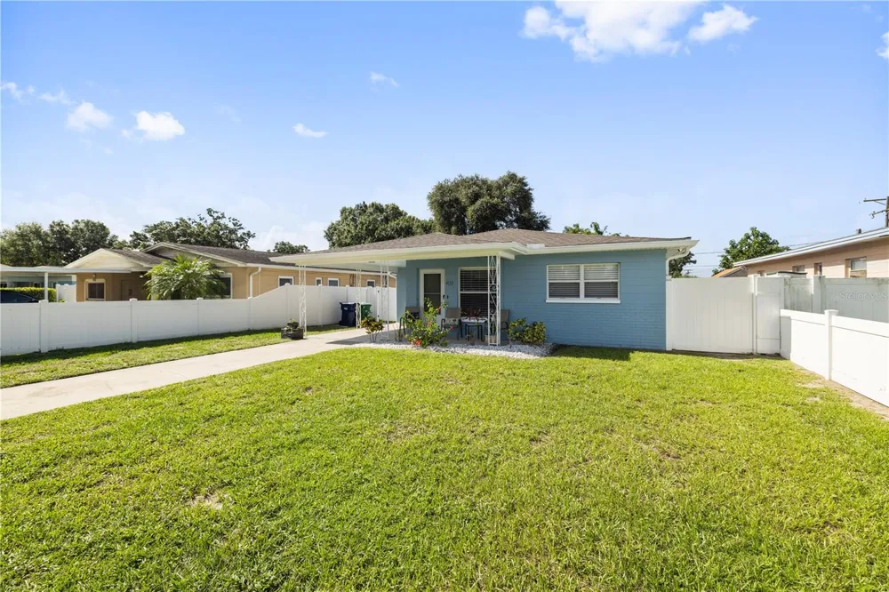 4122 W GRAY STREET Tampa, FL 33609