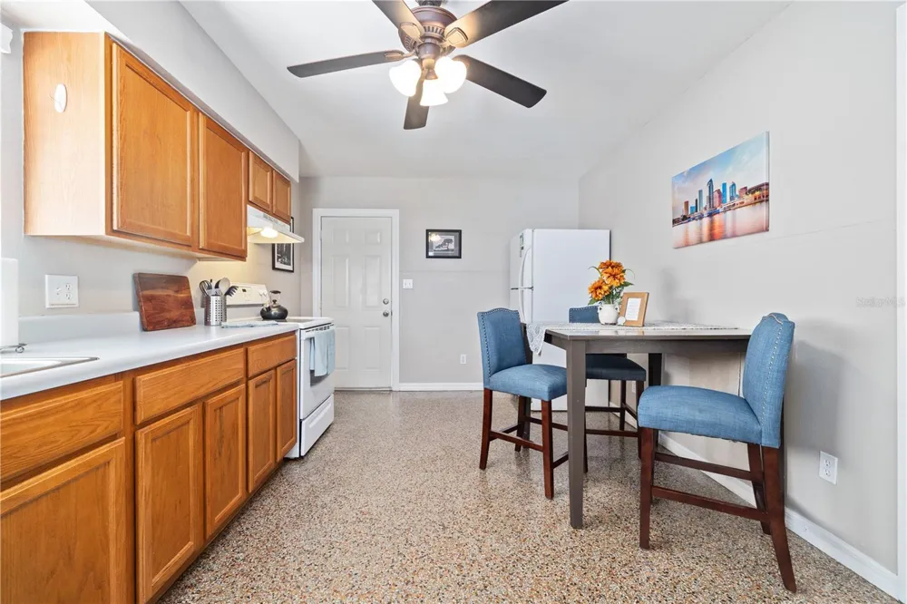 4122 W GRAY STREET Tampa, FL 33609