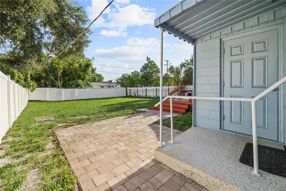 4122 W GRAY STREET Tampa, FL 33609