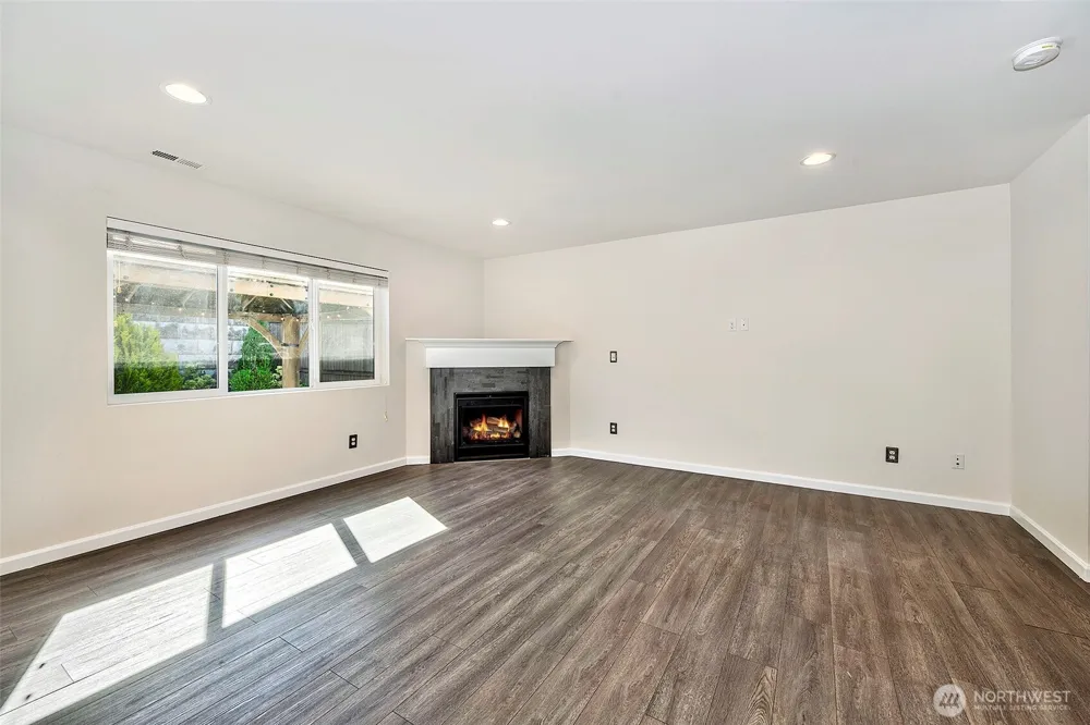 20231 4th Place W Lynnwood, WA 98036
