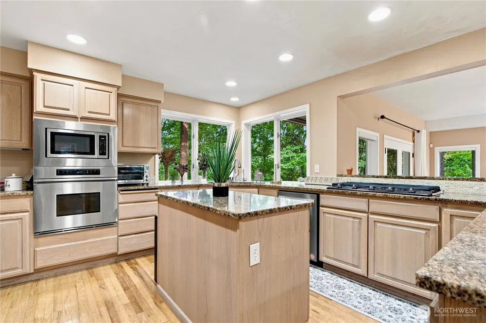 4856 167th Avenue SE Bellevue, WA 98006