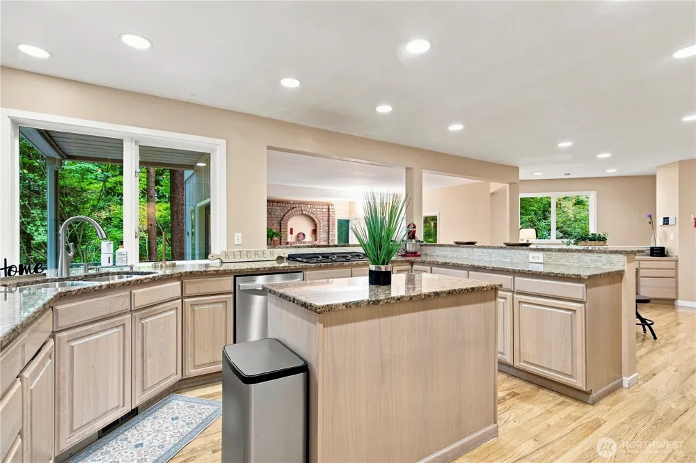 4856 167th Avenue SE Bellevue, WA 98006
