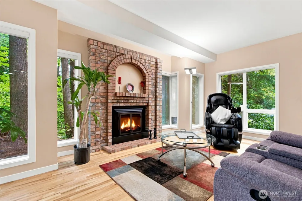 4856 167th Avenue SE Bellevue, WA 98006