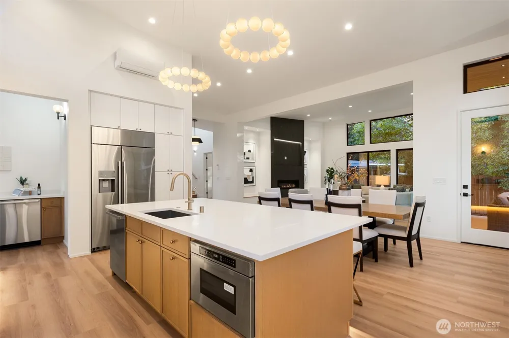 2405 162nd Avenue NE Bellevue, WA 98008