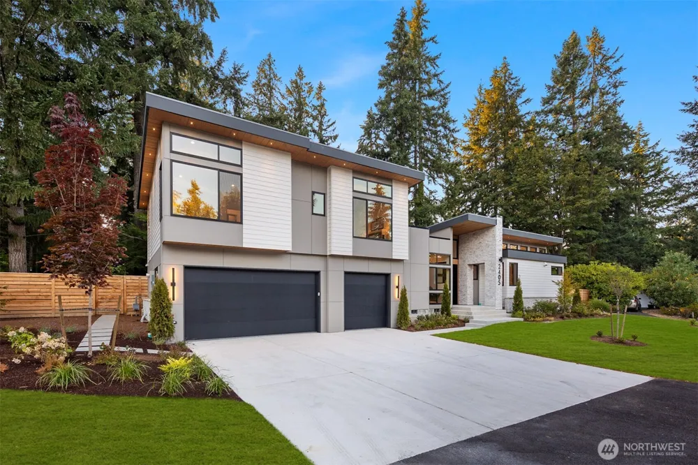 2405 162nd Avenue NE Bellevue, WA 98008