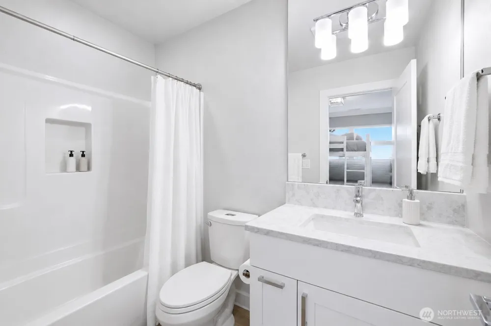 4033 129th Place SE Bellevue, WA 98006