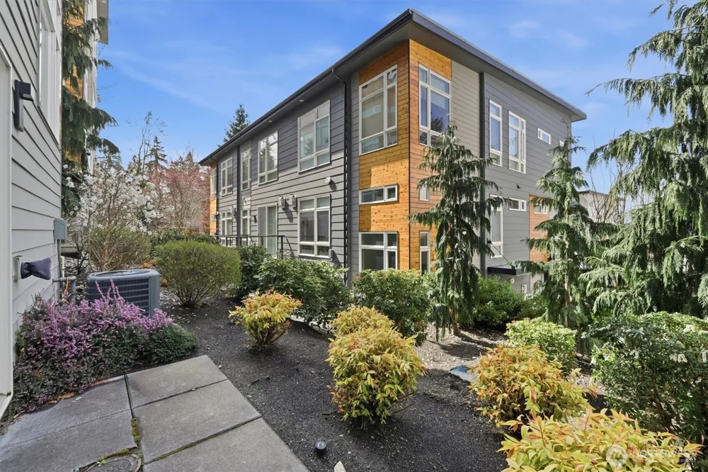 4033 129th Place SE Bellevue, WA 98006