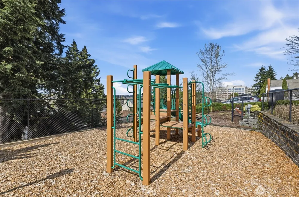 4033 129th Place SE Bellevue, WA 98006