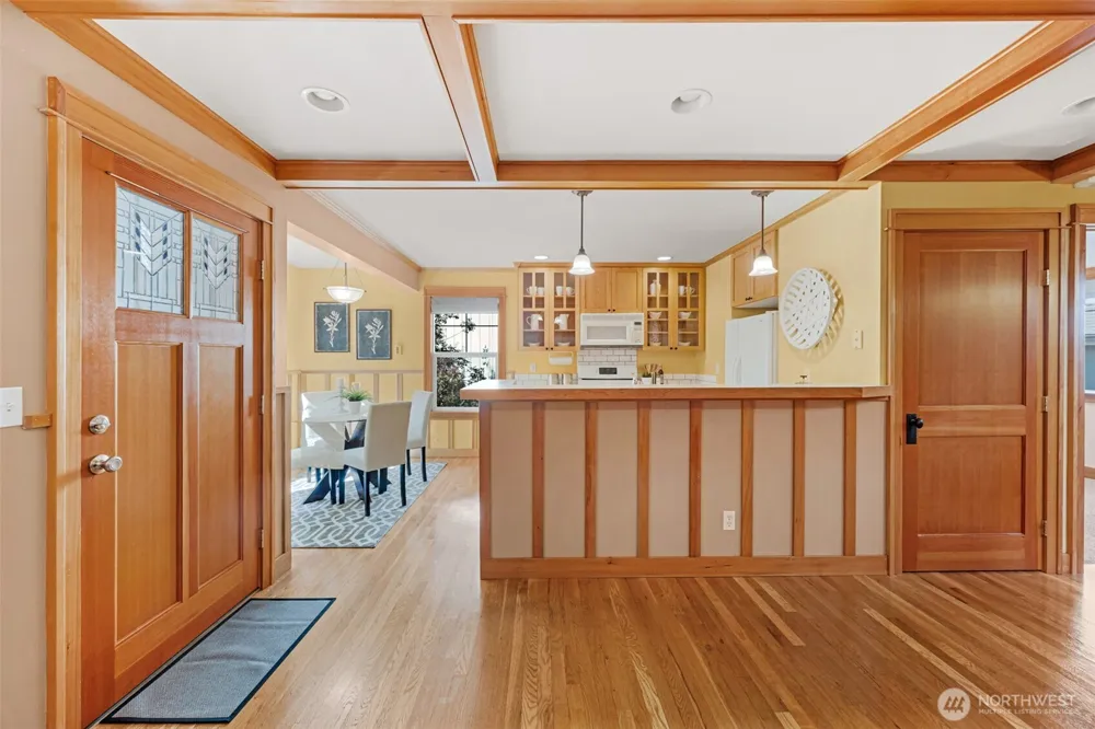 15741 Dayton Avenue ##11 Shoreline, WA 98133