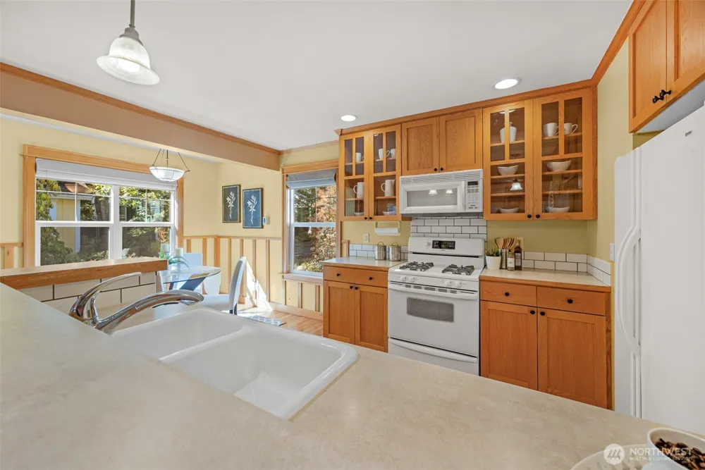 15741 Dayton Avenue ##11 Shoreline, WA 98133