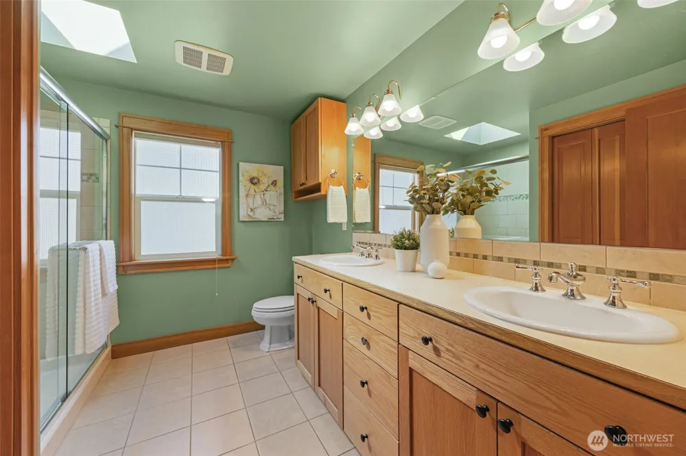 15741 Dayton Avenue ##11 Shoreline, WA 98133