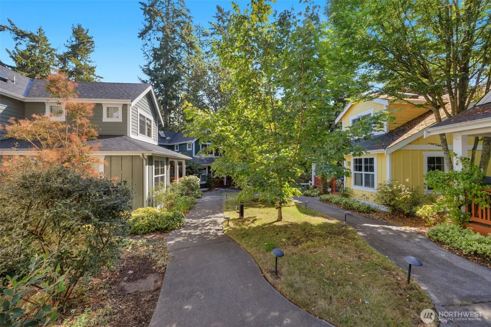 15741 Dayton Avenue ##11 Shoreline, WA 98133