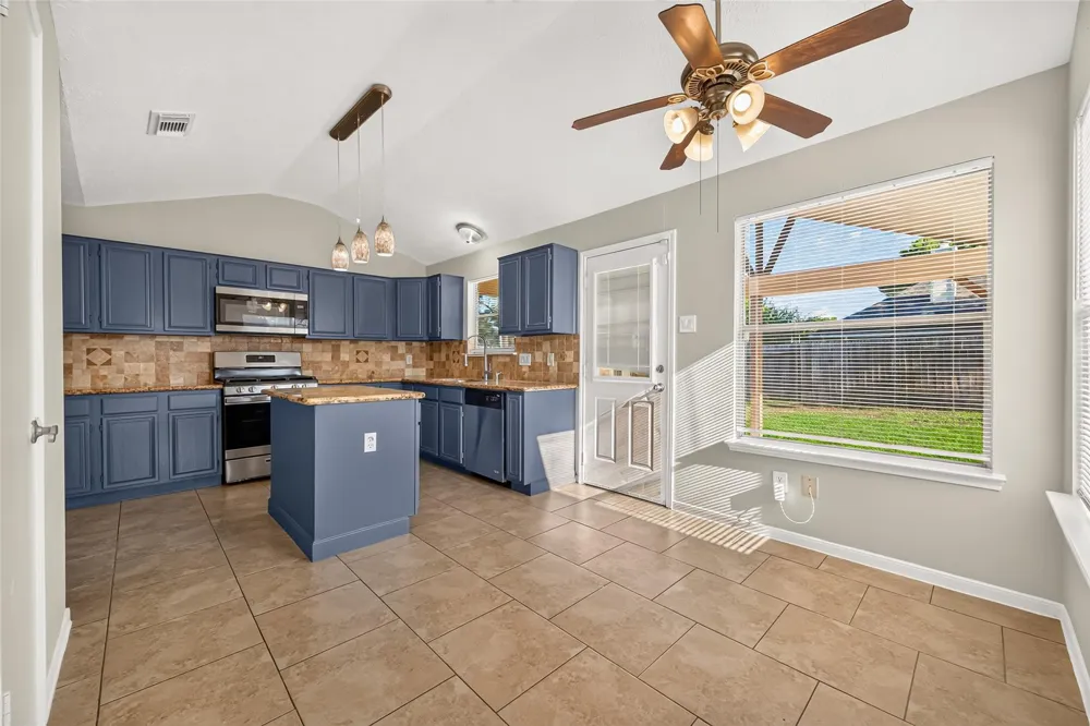 17626 Coventry Squire Drive Hockley, TX 77084