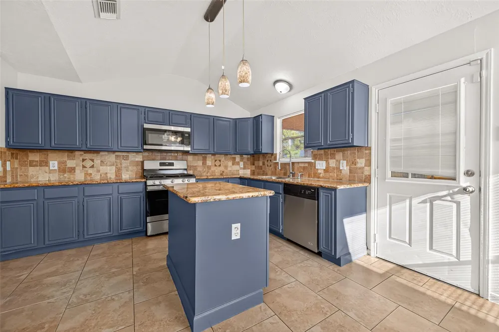 17626 Coventry Squire Drive Hockley, TX 77084