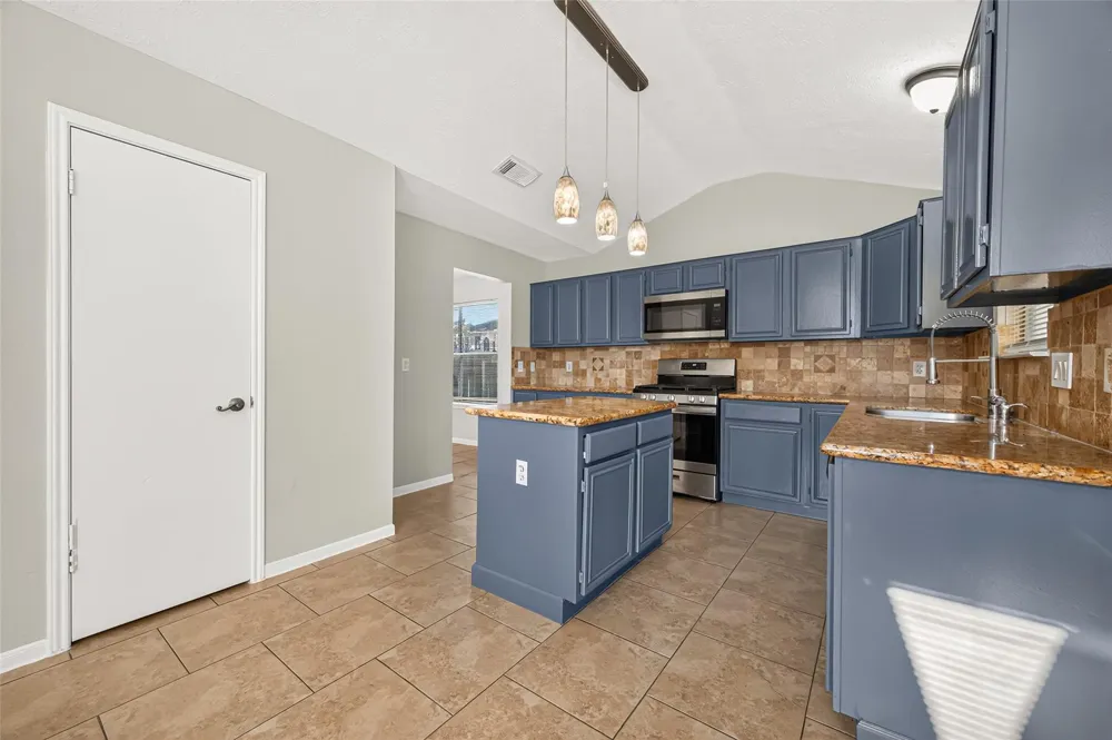 17626 Coventry Squire Drive Hockley, TX 77084