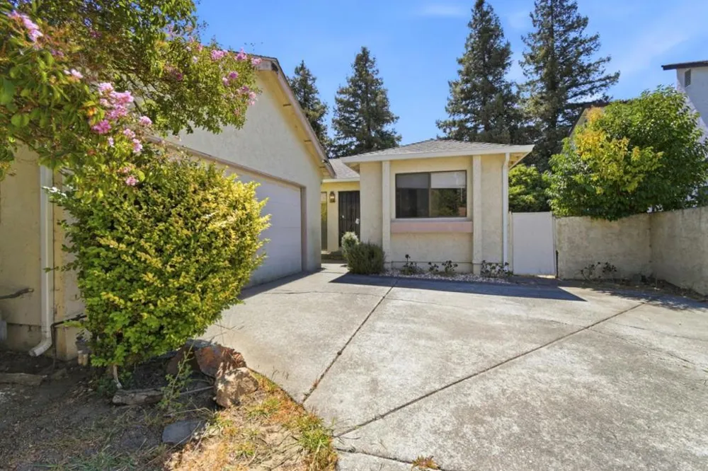 1122 Hartford Place Fairfield, CA 94534