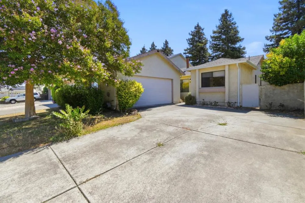 1122 Hartford Place Fairfield, CA 94534