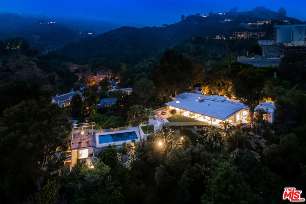 10556 Fontenelle Way Los Angeles, CA 90077