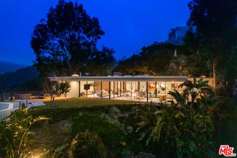 10556 Fontenelle Way Los Angeles, CA 90077