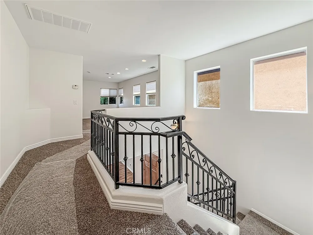 16724 Tim Lane Van Nuys, CA 91406