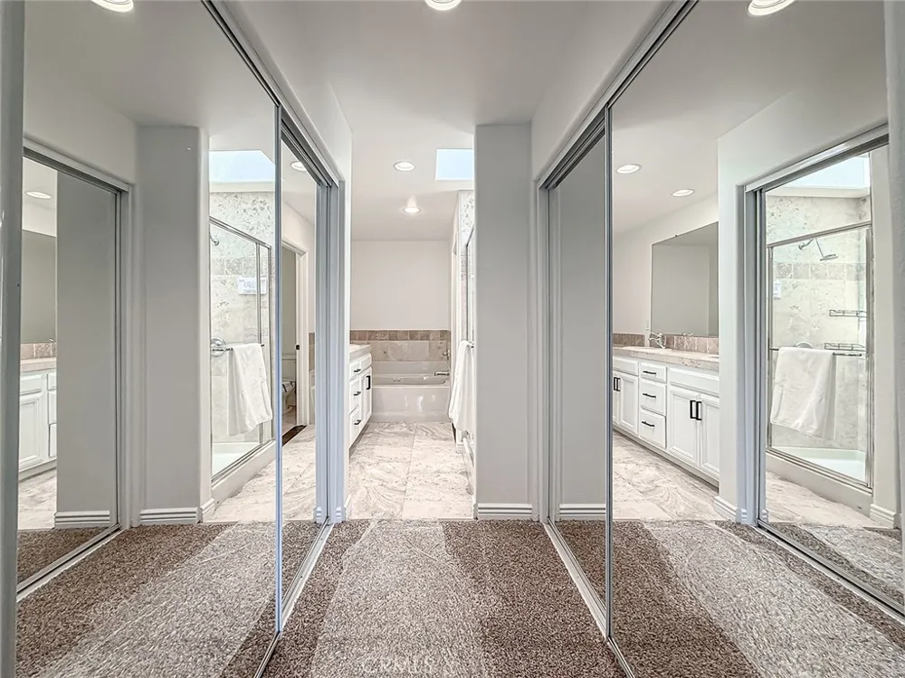 16724 Tim Lane Van Nuys, CA 91406