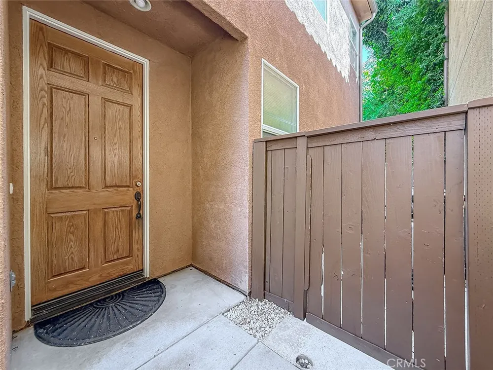 16724 Tim Lane Van Nuys, CA 91406