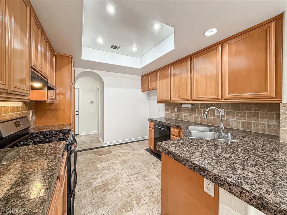 16724 Tim Lane Van Nuys, CA 91406