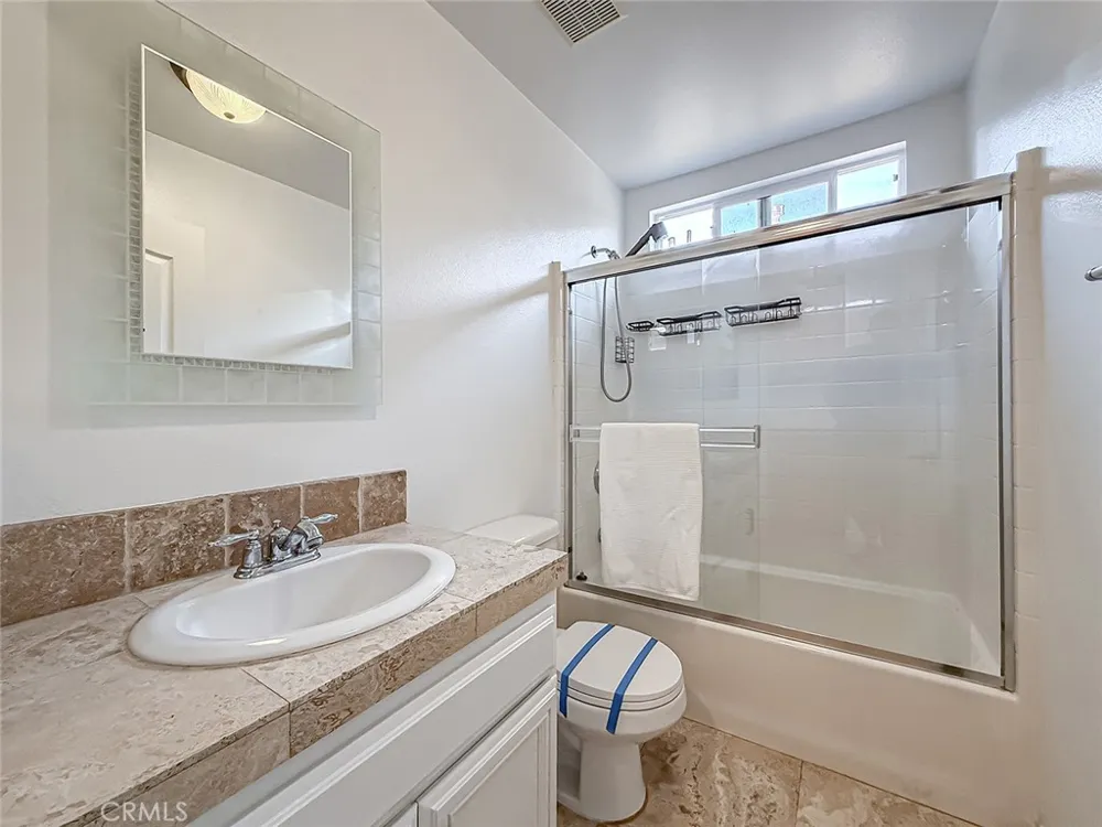 16724 Tim Lane Van Nuys, CA 91406