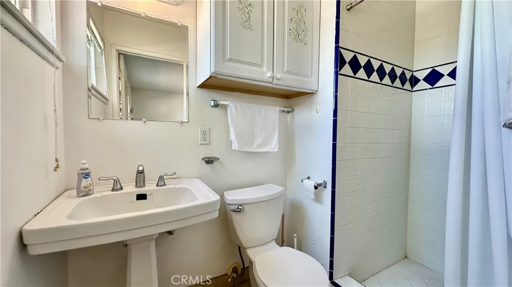 16409 Flanders Granada Hills, CA 91344