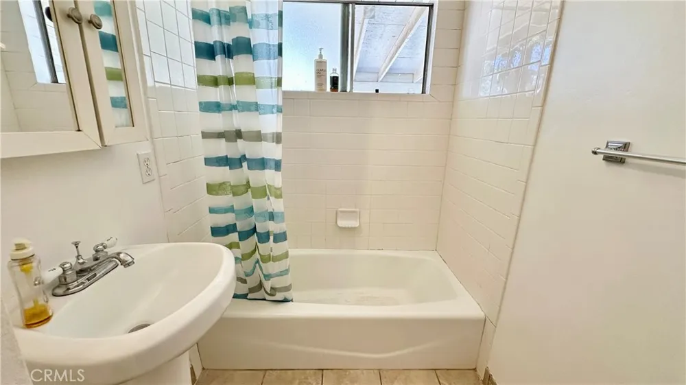 16409 Flanders Granada Hills, CA 91344